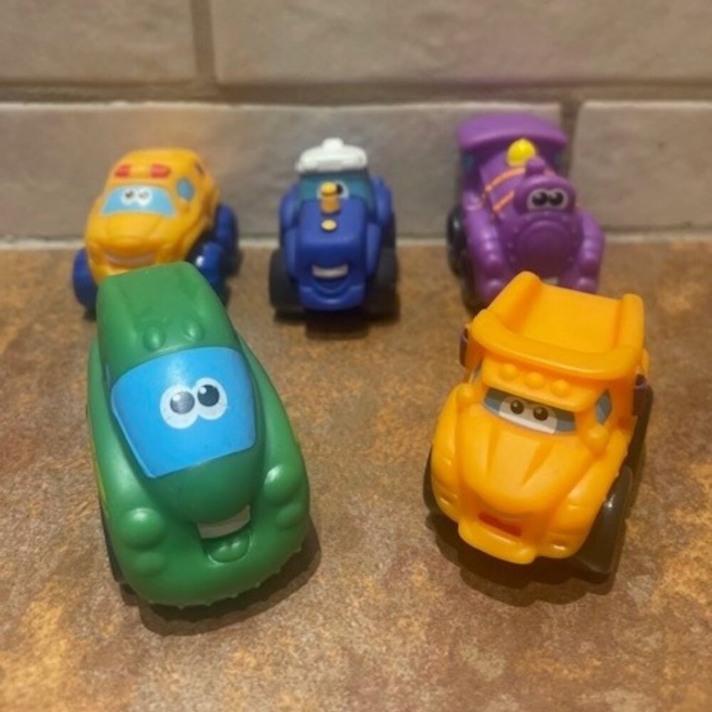 Hasbro Mini Tonka Chuck and Friends Trucks Vehicles Figures Lot of 5